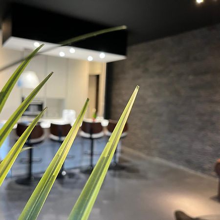 White Castle - Charleroi Airport Bed and Breakfast Εξωτερικό φωτογραφία